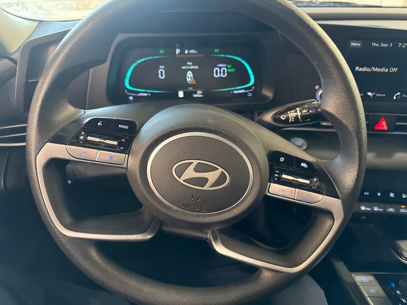 Used 2026 Hyundai Elantra Hybrid FWD image 22
