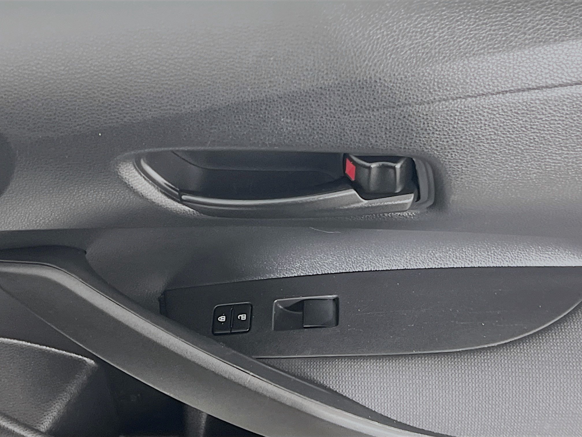 Used 2022 Toyota Corolla LE FWD image 31