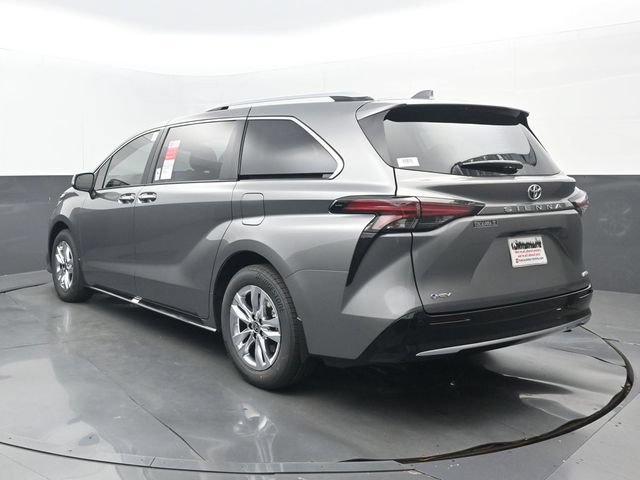 New 2026 Toyota Sienna Limited FWD image 3