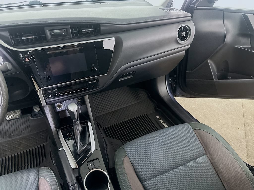 Used 2019 Toyota Corolla LE FWD image 19