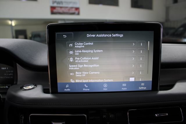 Used 2020 Lincoln Aviator Reserve w/ Equipment Group 202A image 32