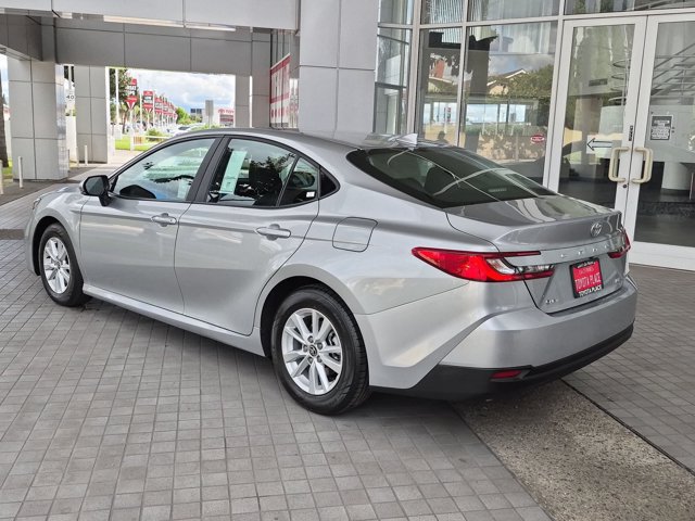 Used 2025 Toyota Camry LE FWD image 11