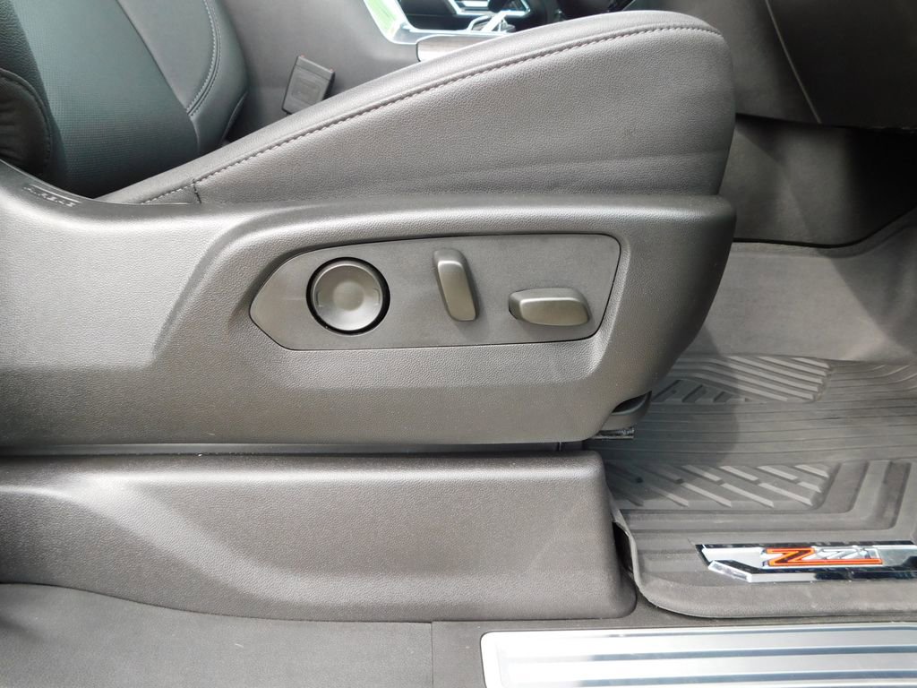 Used 2024 Chevrolet Silverado 2500 LTZ w/ LTZ Plus Package image 25