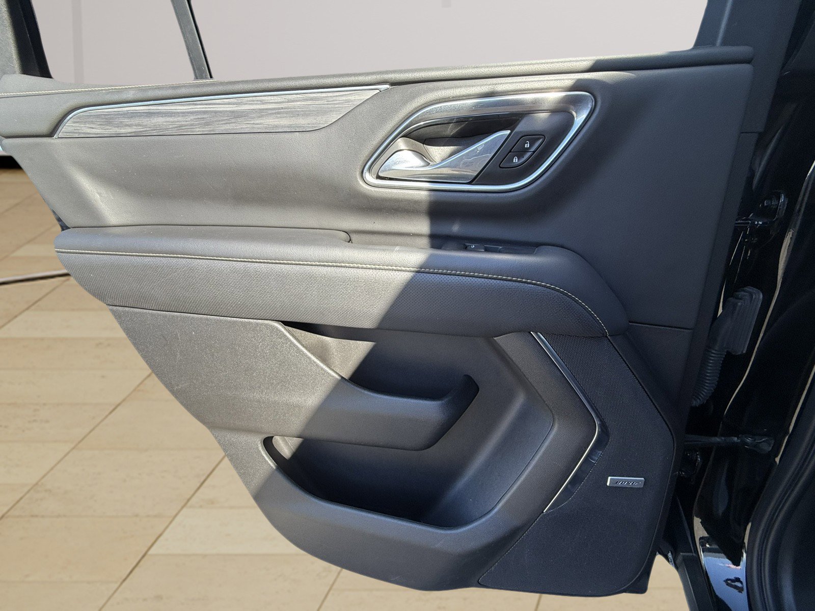 Used 2021 GMC Yukon SLT w/ SLT Premium Package image 32