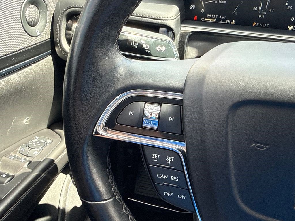 Used 2023 Lincoln Nautilus Reserve w/ Luxury Package image 25