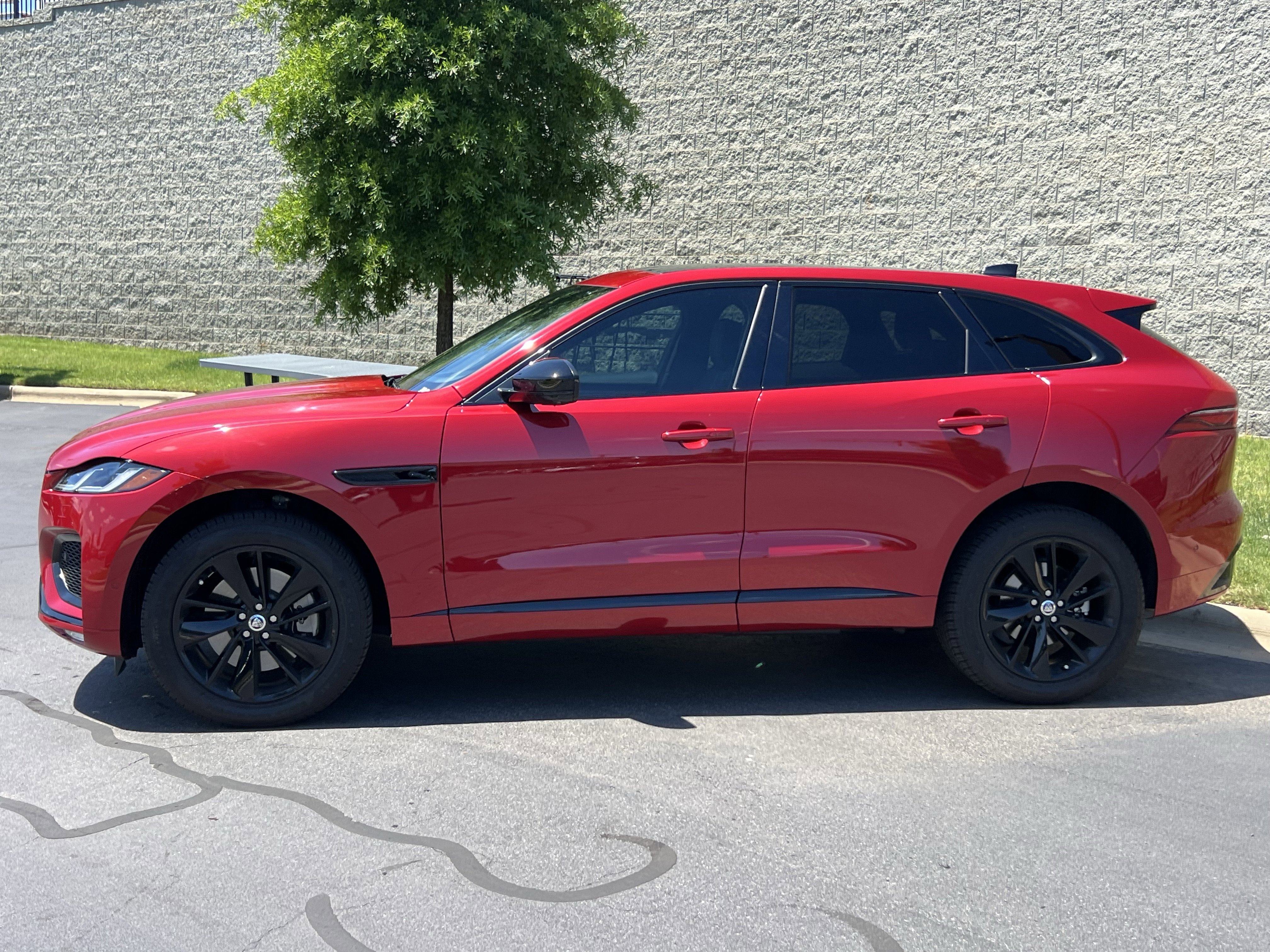 Used 2026 Jaguar F-PACE R-Dynamic S AWD/4WD image 4