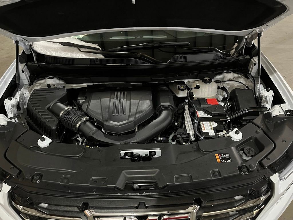 Used 2025 GMC Acadia Elevation image 17