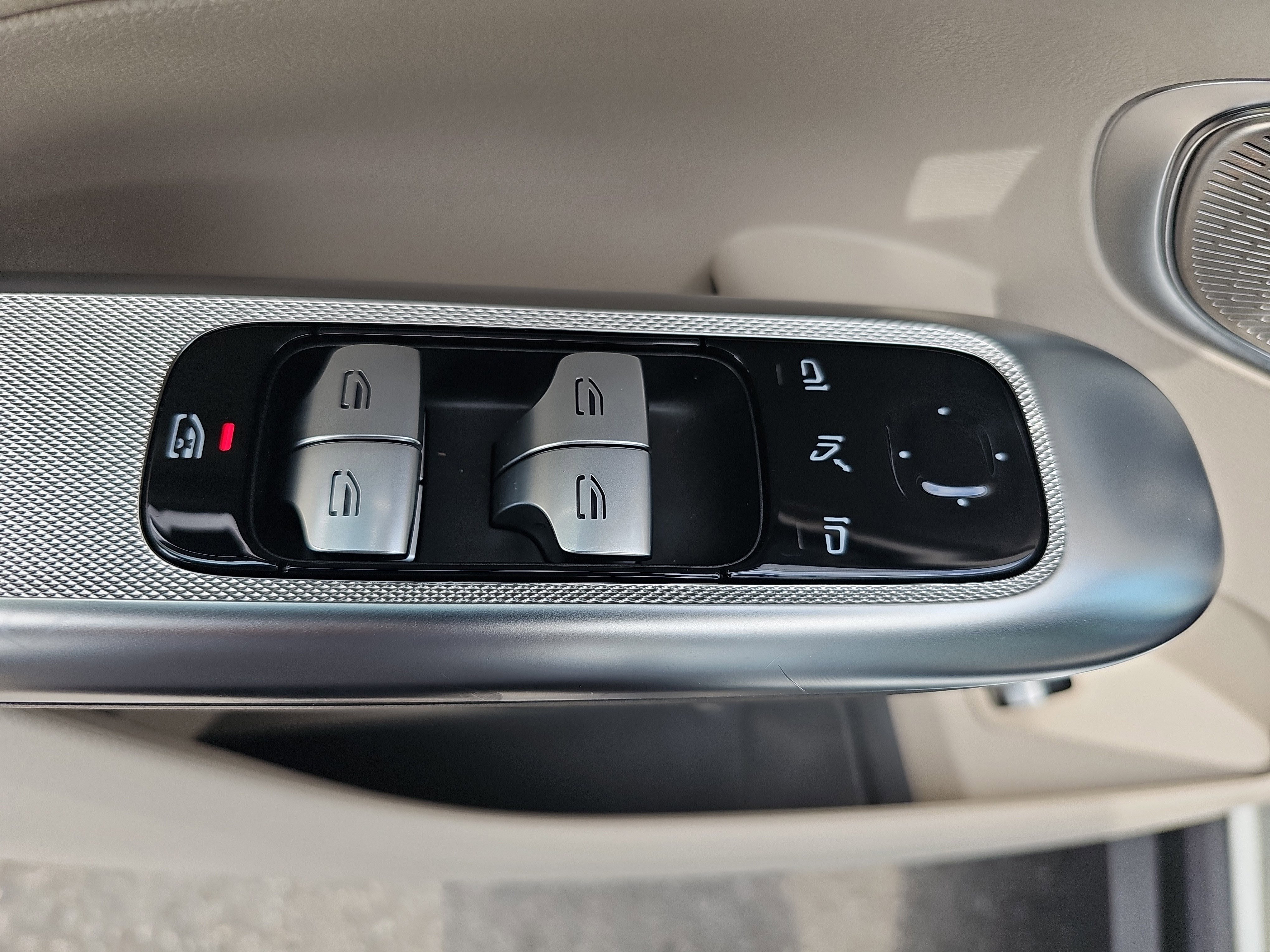 Used 2026 Mercedes-Benz GLC 300 4MATIC image 29