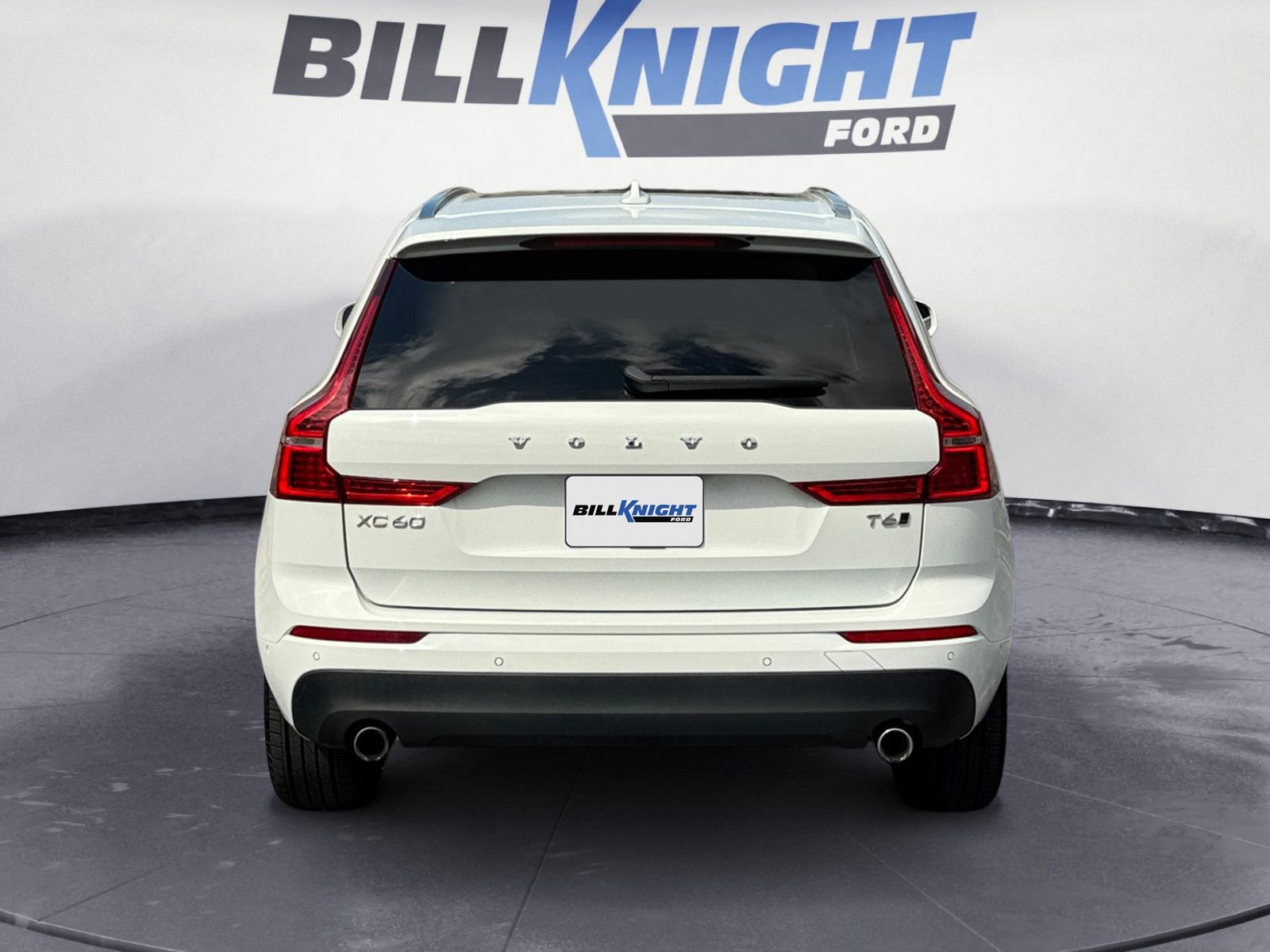 Used 2019 Volvo XC60 T6 Momentum w/ Premium Package AWD/4WD image 4
