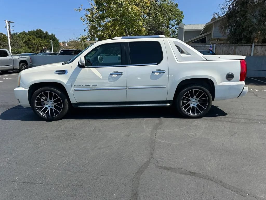 Used 2007 Cadillac Escalade EXT w/ Information Package AWD/4WD image 4