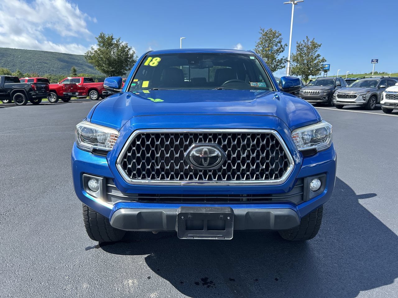 Used 2018 Toyota Tacoma TRD Off-Road w/ Exterior Package AWD/4WD image 14