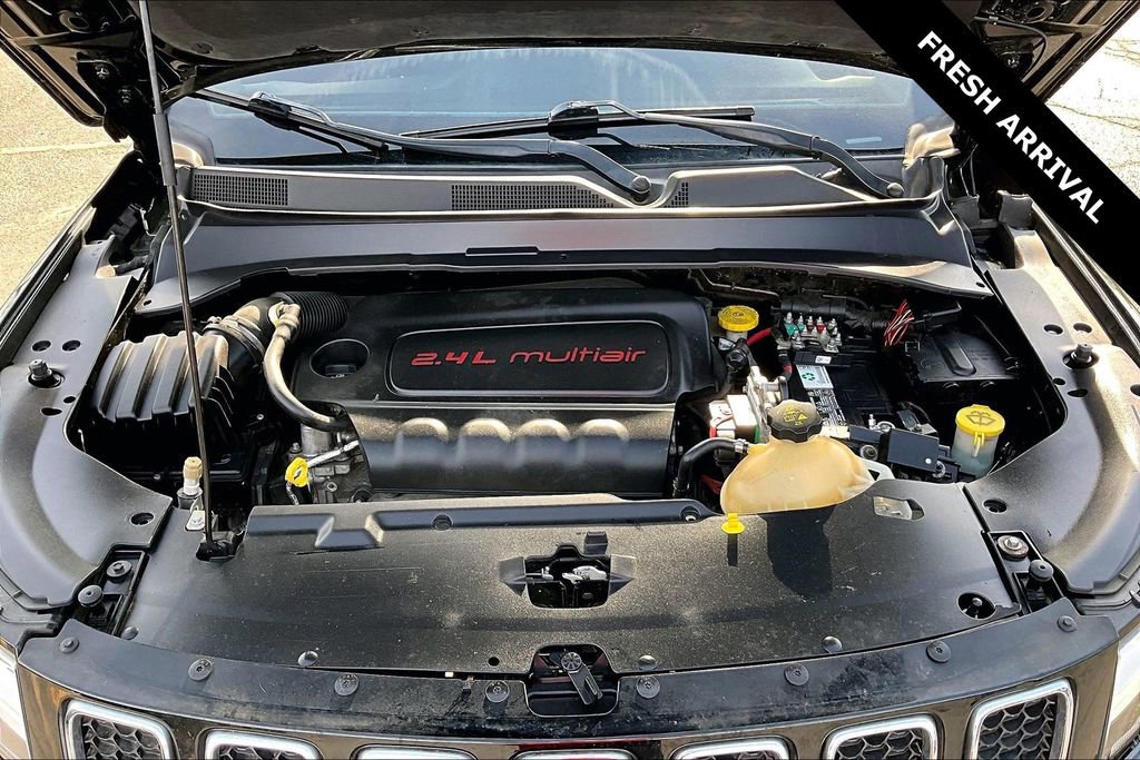 Used 2018 Jeep Compass Limited image 28