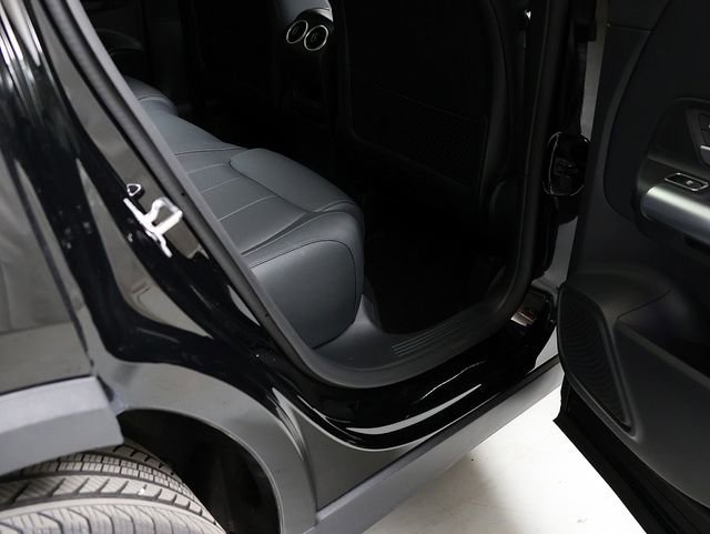 Certified 2023 Mercedes-Benz GLA 250 4MATIC image 33