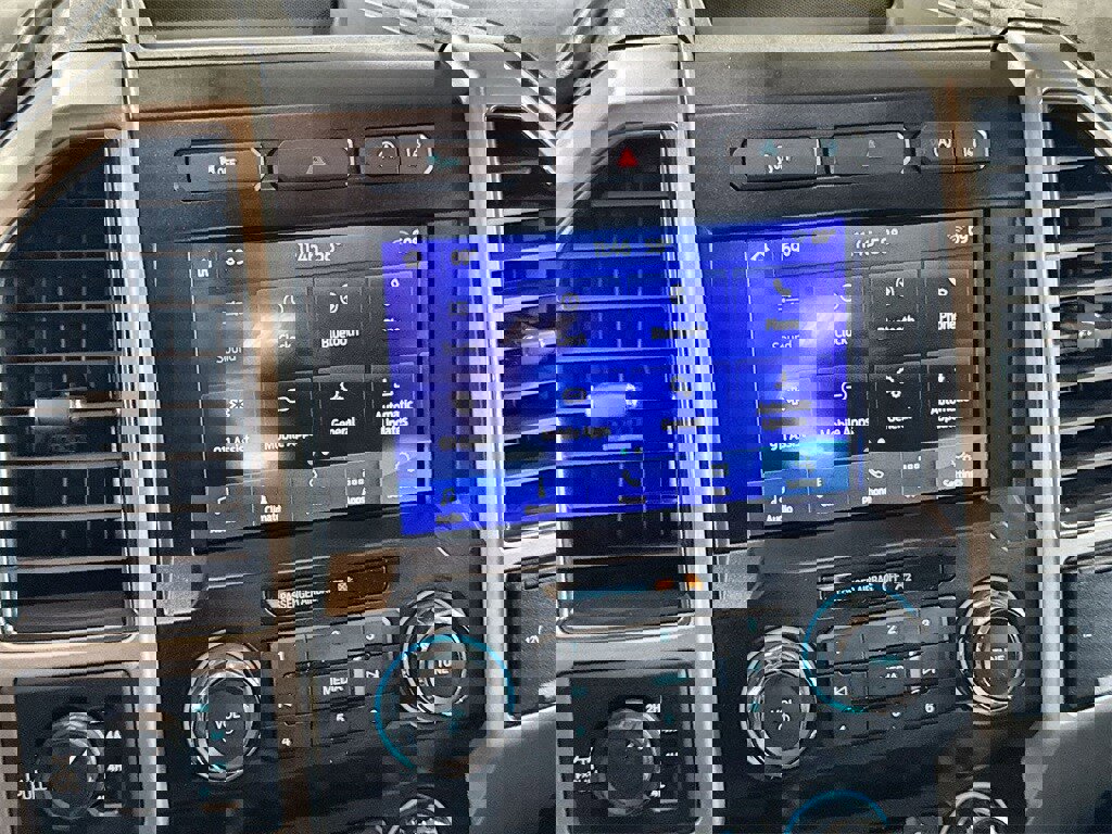 Used 2020 Ford F150 Lariat image 19