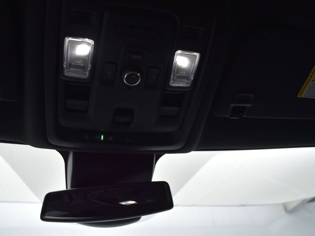 Used 2023 GMC Yukon XL AT4 AWD/4WD image 14