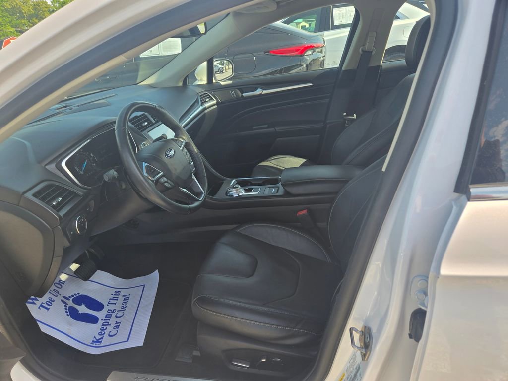 Used 2020 Ford Fusion Titanium FWD image 6