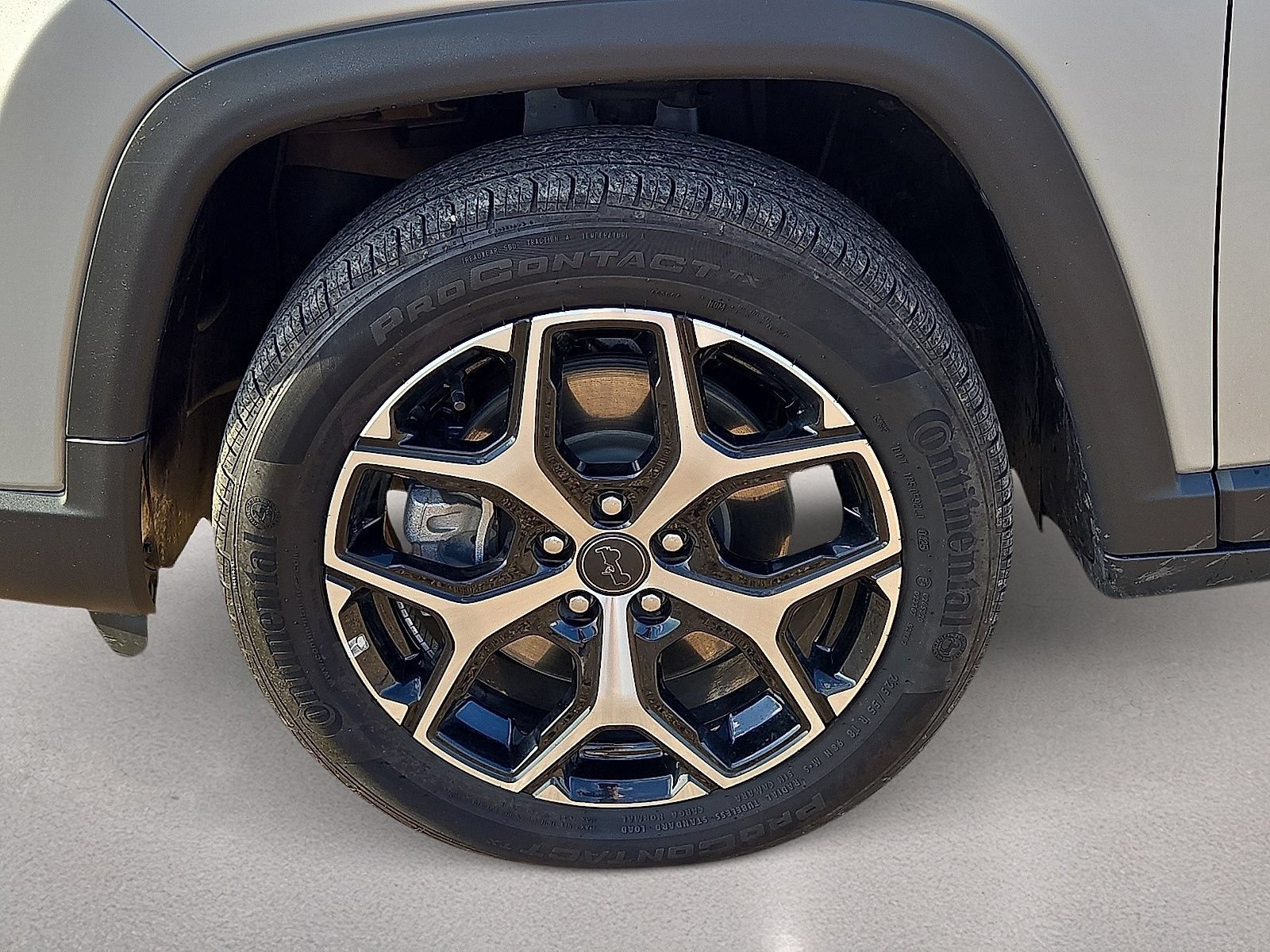 Used 2025 Jeep Compass Limited AWD/4WD image 10