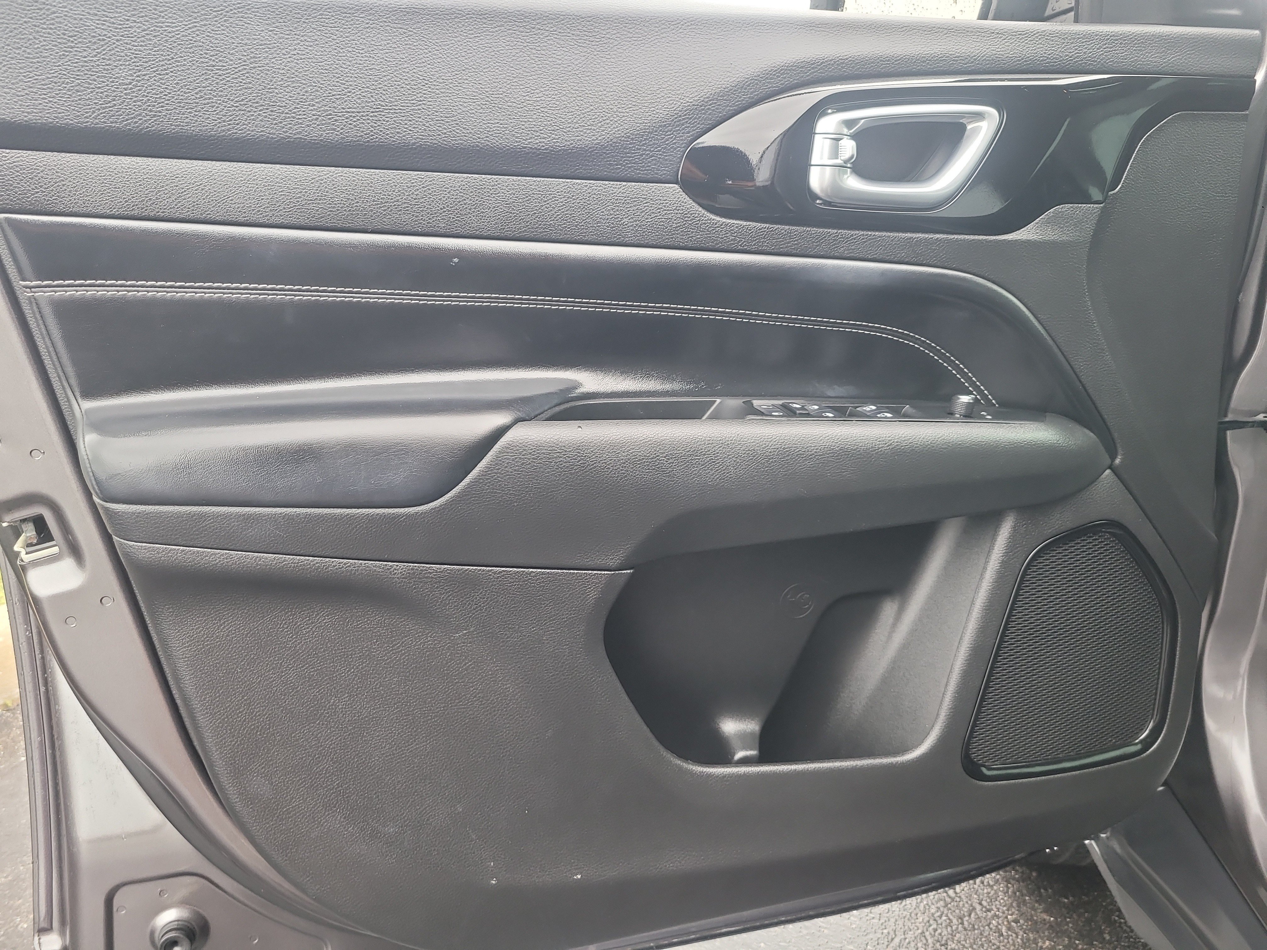 Used 2022 Jeep Compass Latitude FWD image 15