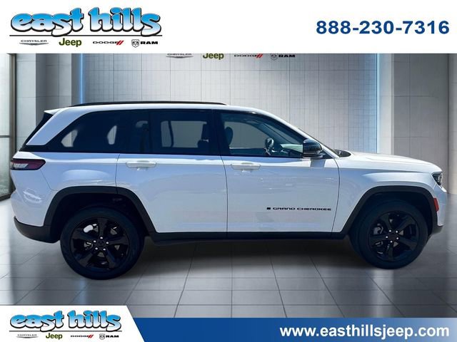 Certified 2023 Jeep Grand Cherokee Limited w/ Black Appearance Package AWD/4WD image 2