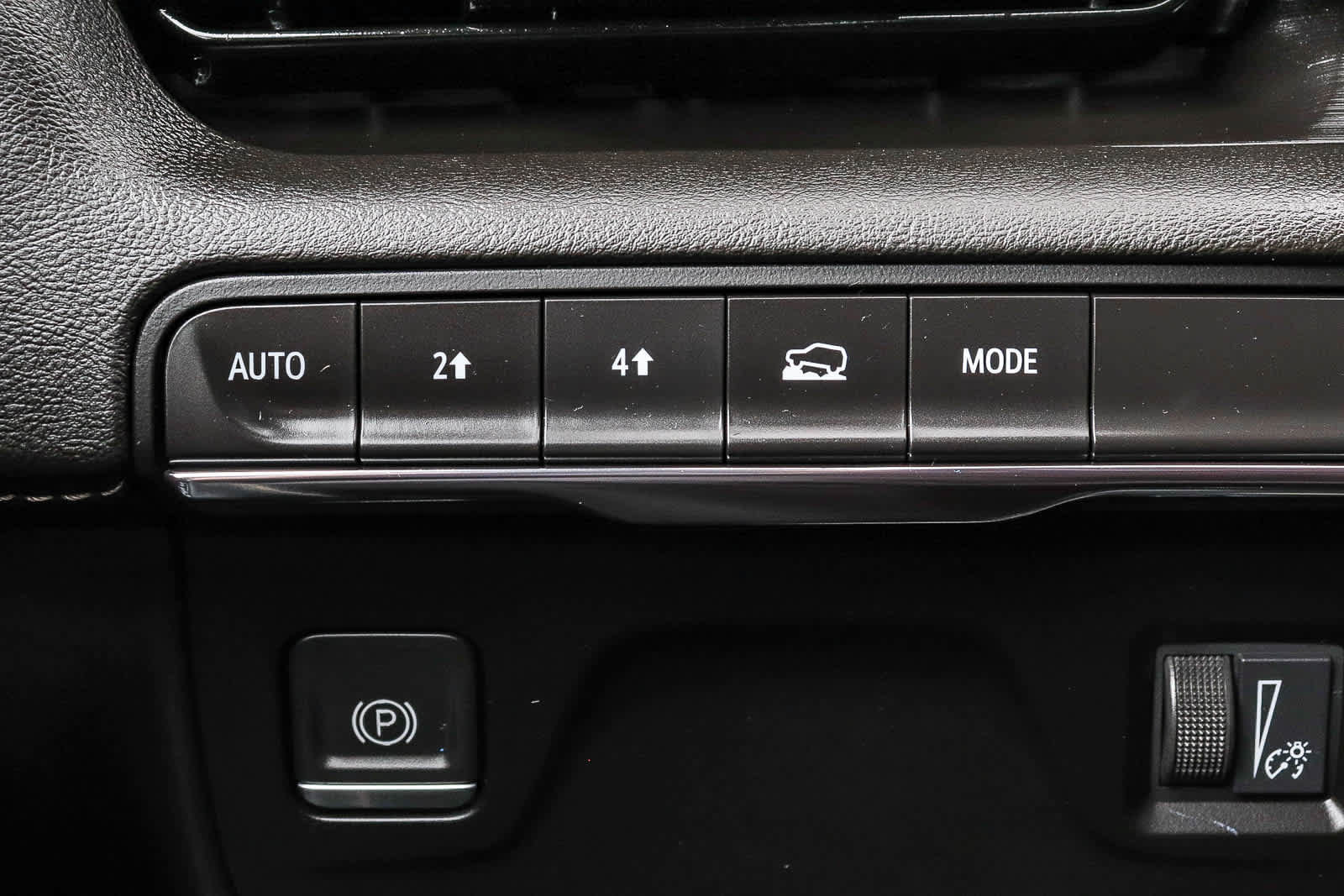 Used 2023 Cadillac Escalade Premium Luxury AWD/4WD image 38