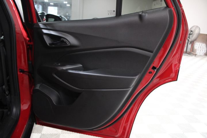 New 2026 Chevrolet Trax RS w/ Sunroof Package image 28