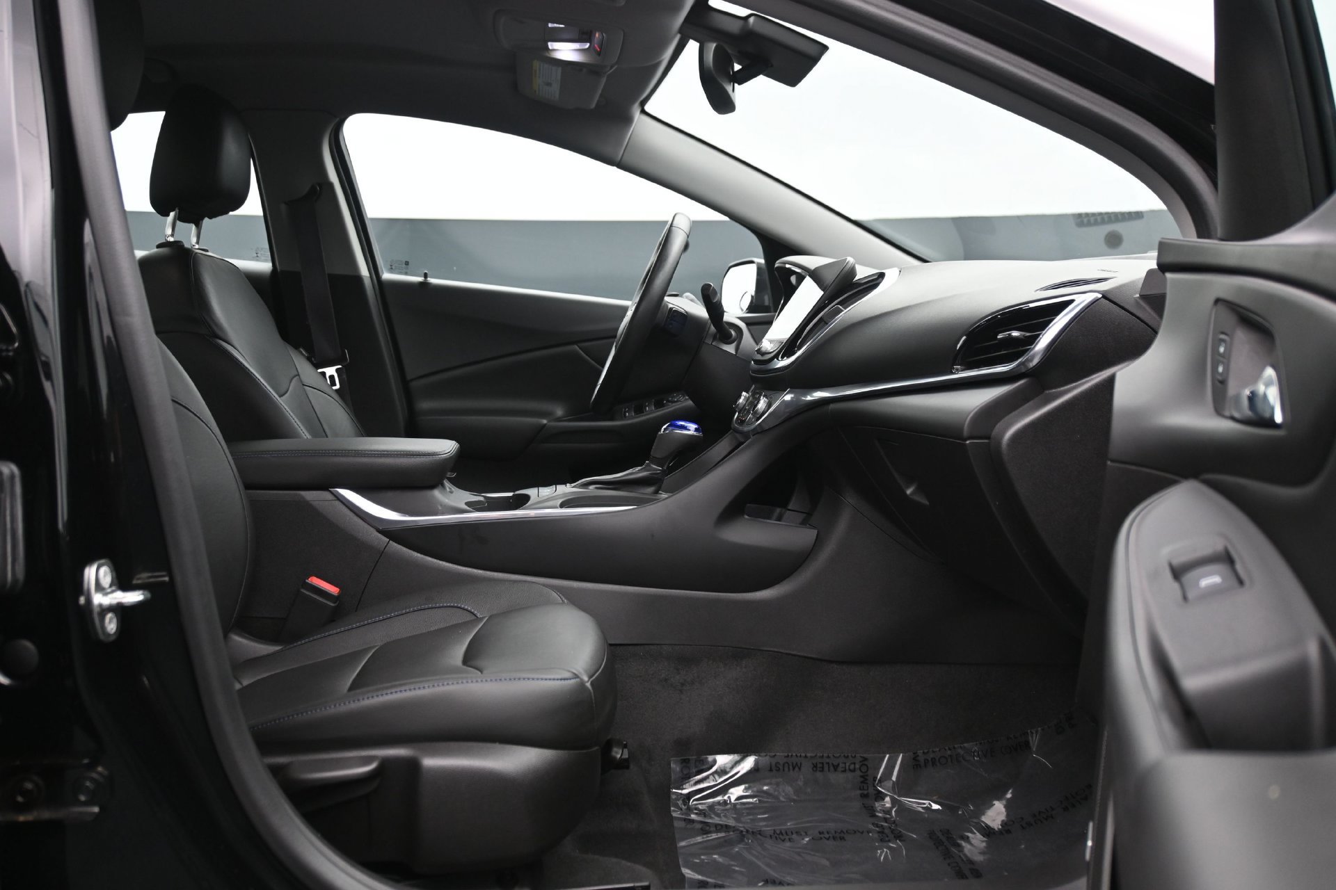 Used 2017 Chevrolet Volt Premier FWD image 13