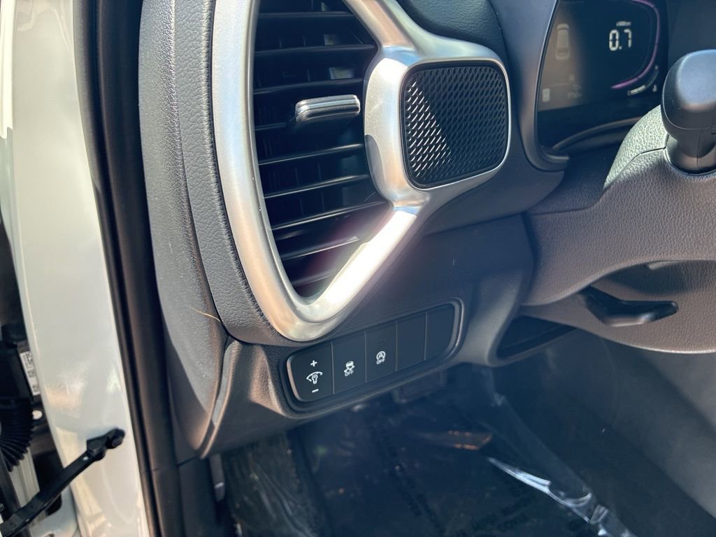 Used 2025 Kia Soul LX image 21