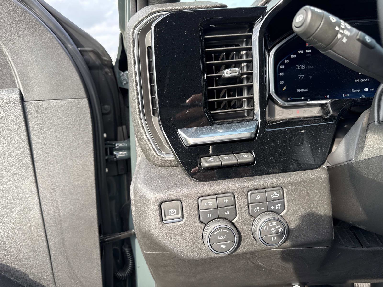 Used 2026 Chevrolet Silverado 1500 High Country w/ High Country Premium Package image 33