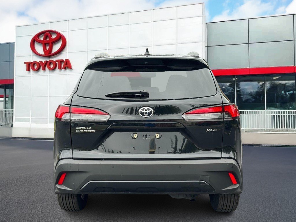 Used 2026 Toyota Corolla Cross XLE w/ Convenience Package FWD image 5