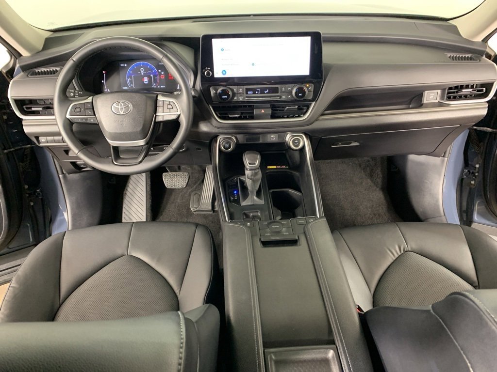 Used 2025 Toyota Grand Highlander AWD image 39