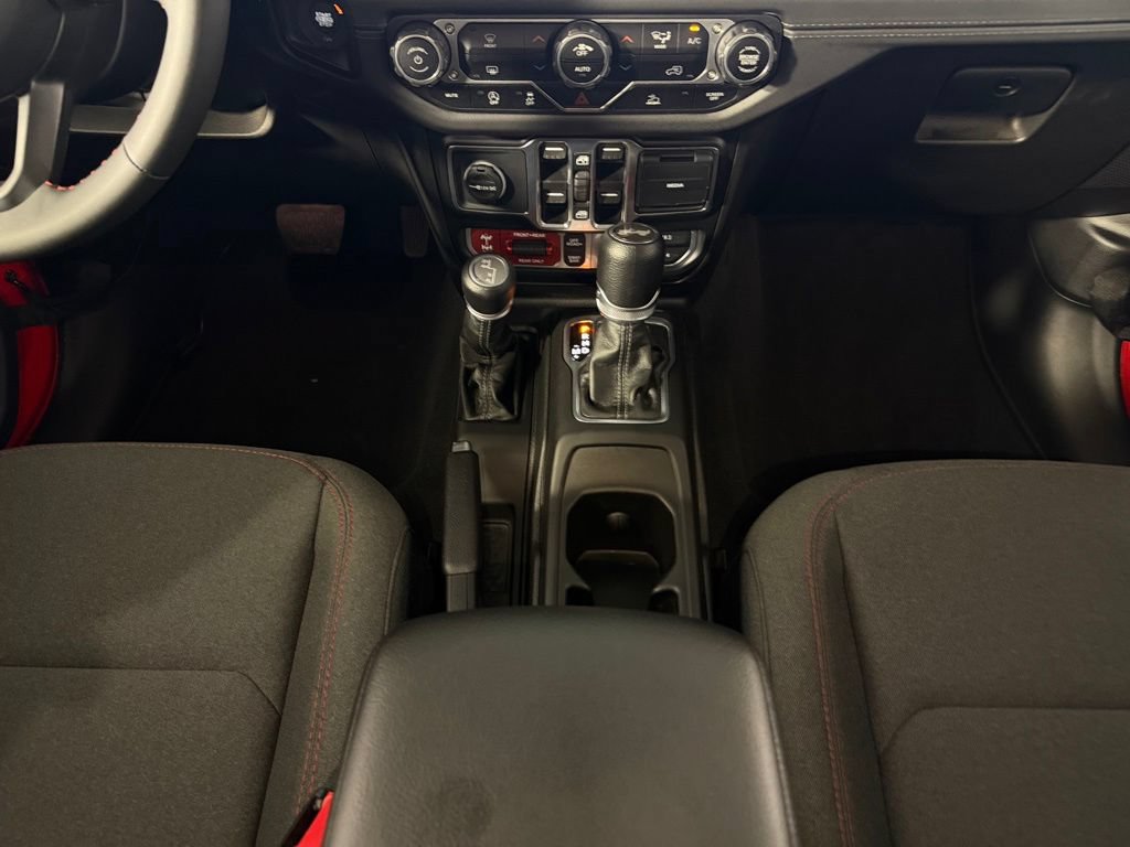 Used 2024 Jeep Wrangler Unlimited Rubicon AWD/4WD image 17