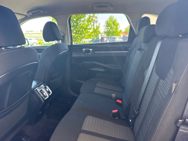 Used 2024 Kia Sorento LX FWD image 7