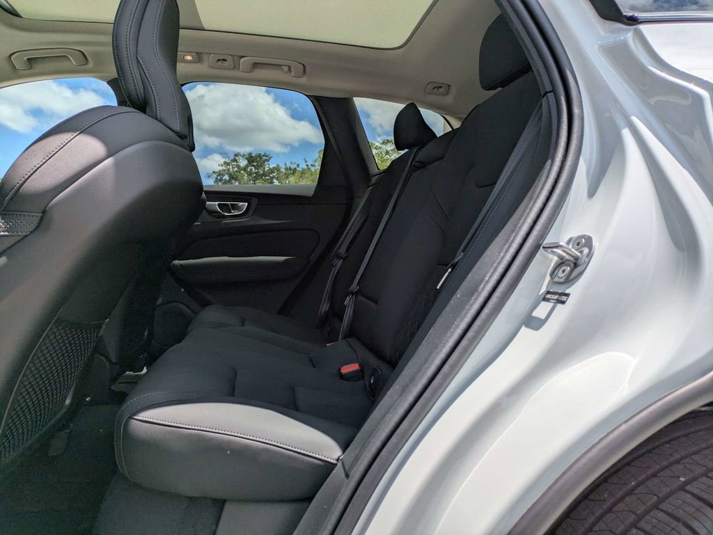 New 2026 Volvo XC60 B5 Core AWD/4WD image 15
