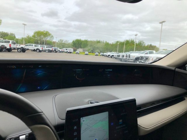 Used 2024 Lincoln Nautilus Premier w/ Equipment Group 102A image 9