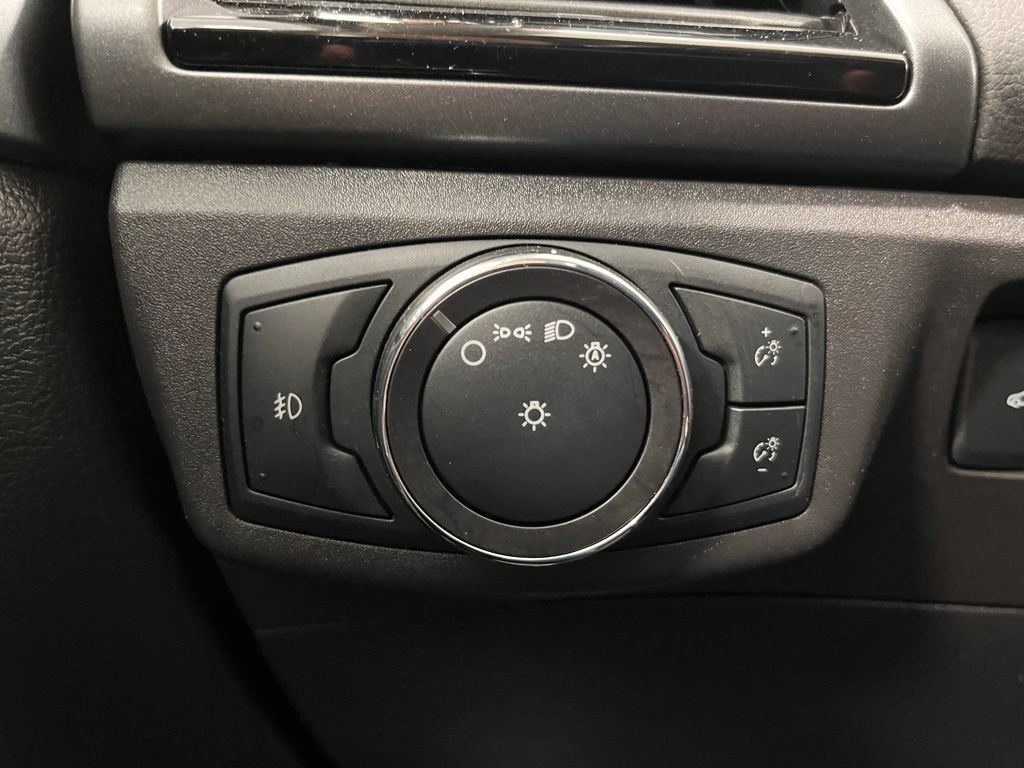 Used 2015 Ford Fusion SE w/ Equipment Group 201A FWD image 31