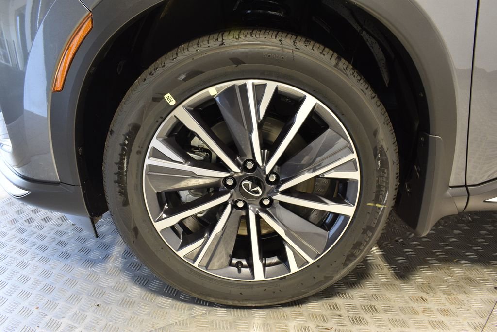 New 2026 INFINITI QX60 Luxe w/ Family Package image 30