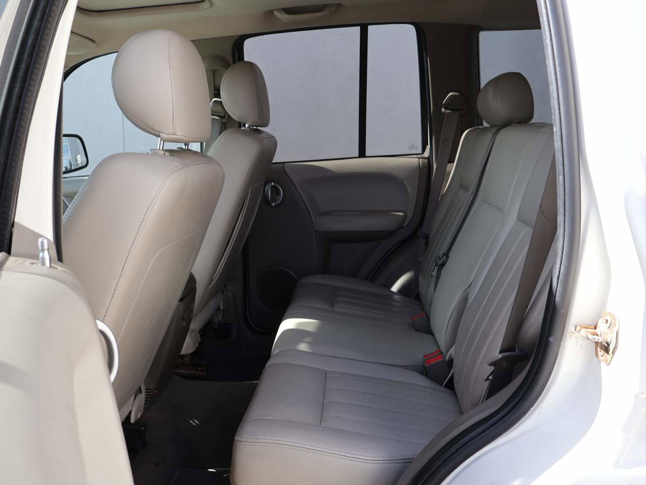 Used 2005 Jeep Liberty Limited AWD/4WD image 10