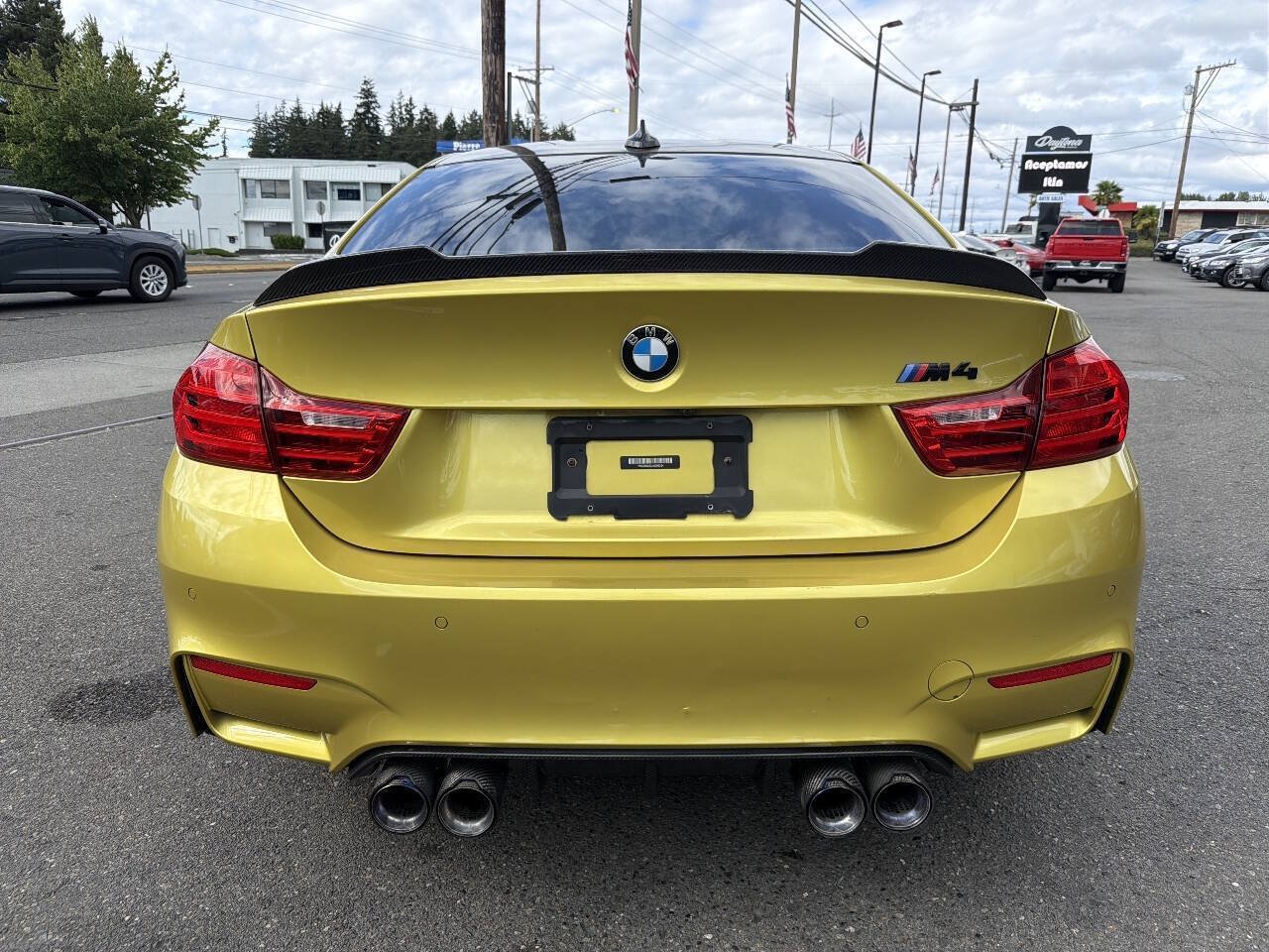 Used 2017 BMW M4 Coupe RWD image 7