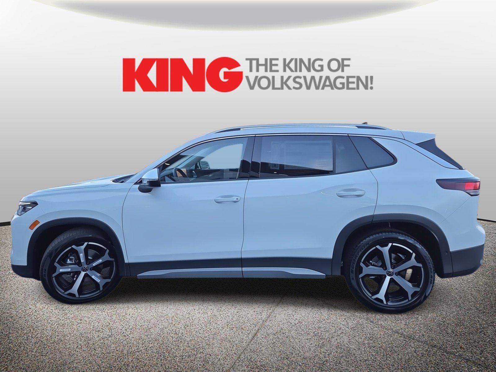 New 2026 Volkswagen Tiguan SE image 7