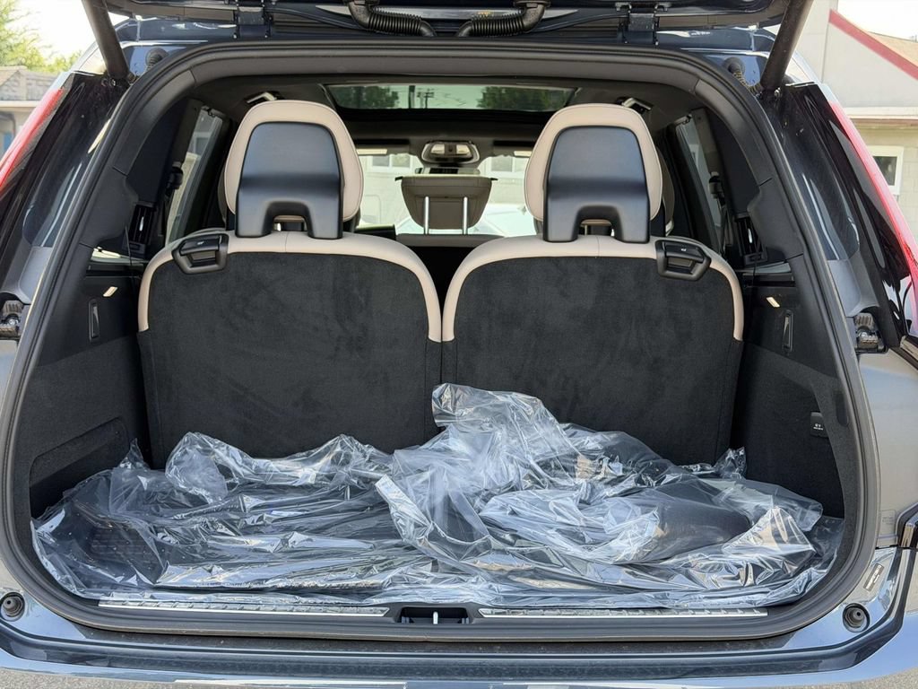 New 2026 Volvo XC90 T8 Ultra w/ Protection Package AWD/4WD image 13
