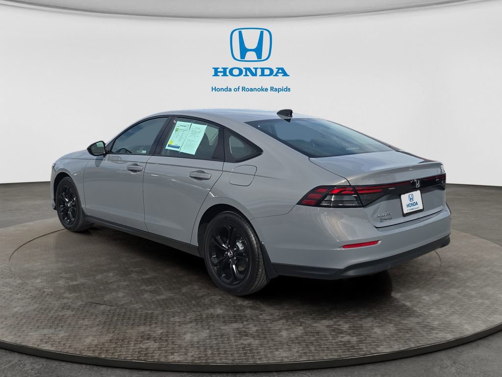 Certified 2025 Honda Accord SE image 3