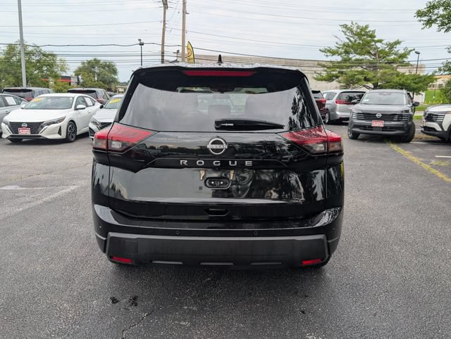 Used 2024 Nissan Rogue S FWD image 4