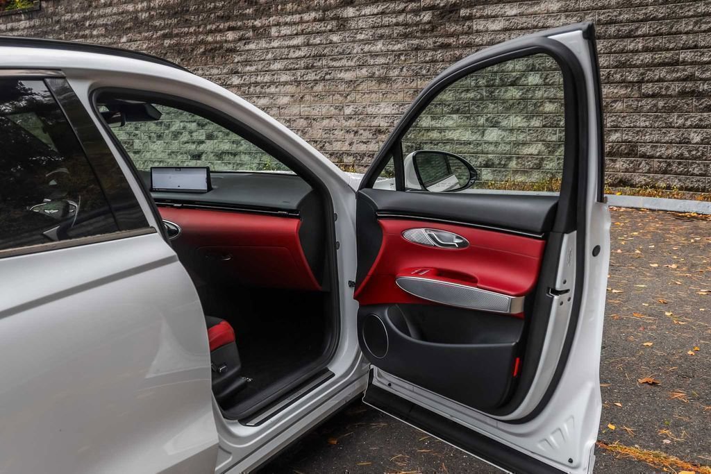 Used 2023 Genesis GV70 3.5T Sport w/ Cargo Package image 15