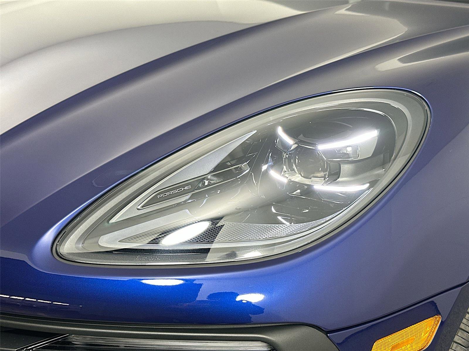 Certified 2026 Porsche Macan Turbo AWD/4WD image 15