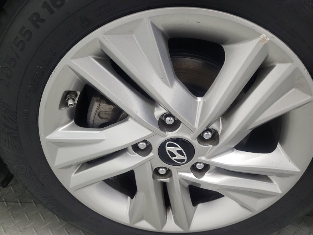 Used 2019 Hyundai Elantra SEL image 31