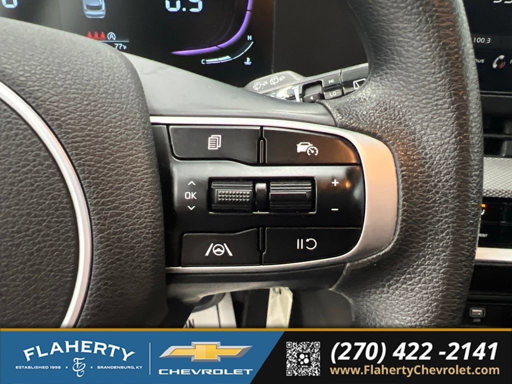 Used 2025 Kia Sportage LX FWD image 24