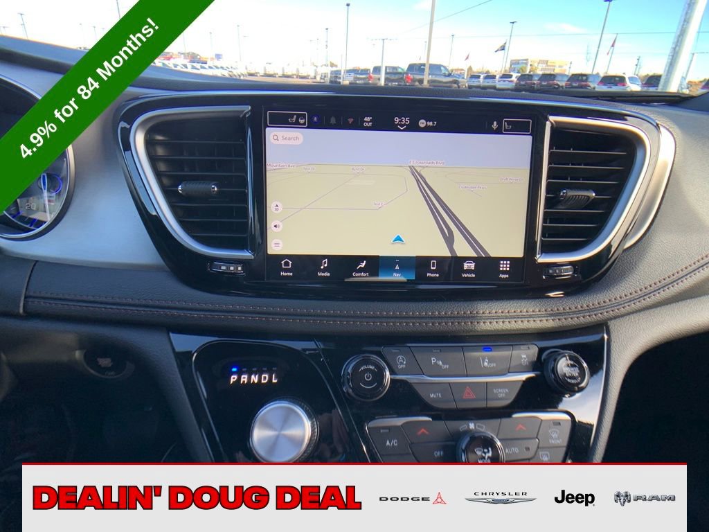 New 2026 Chrysler Pacifica Pinnacle image 19