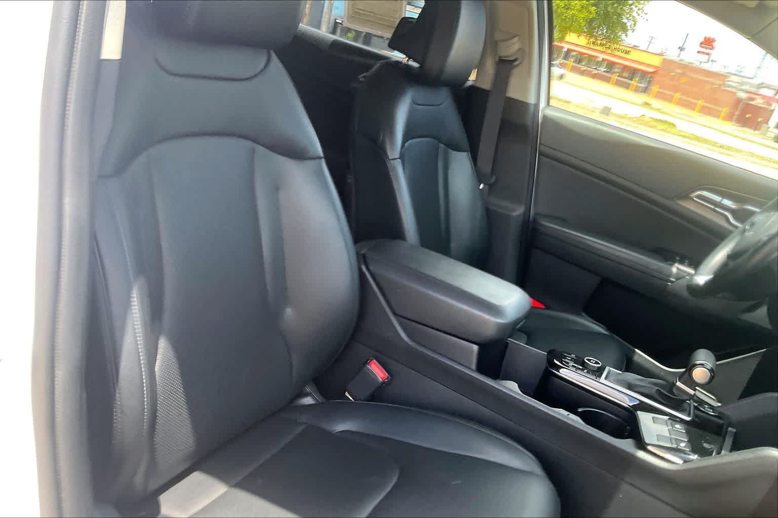 Certified 2024 Kia Sportage EX FWD image 11