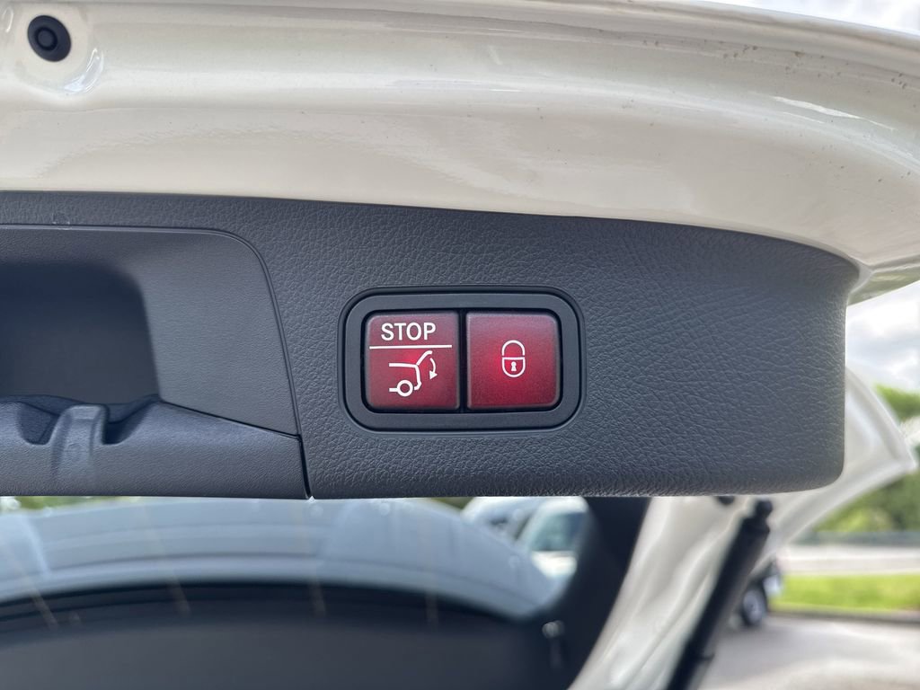 New 2025 Mercedes-Benz GLA 250 4MATIC image 12