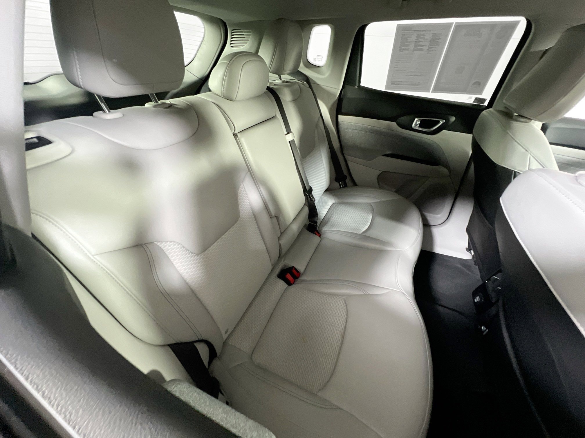 Used 2022 Jeep Compass Latitude image 24